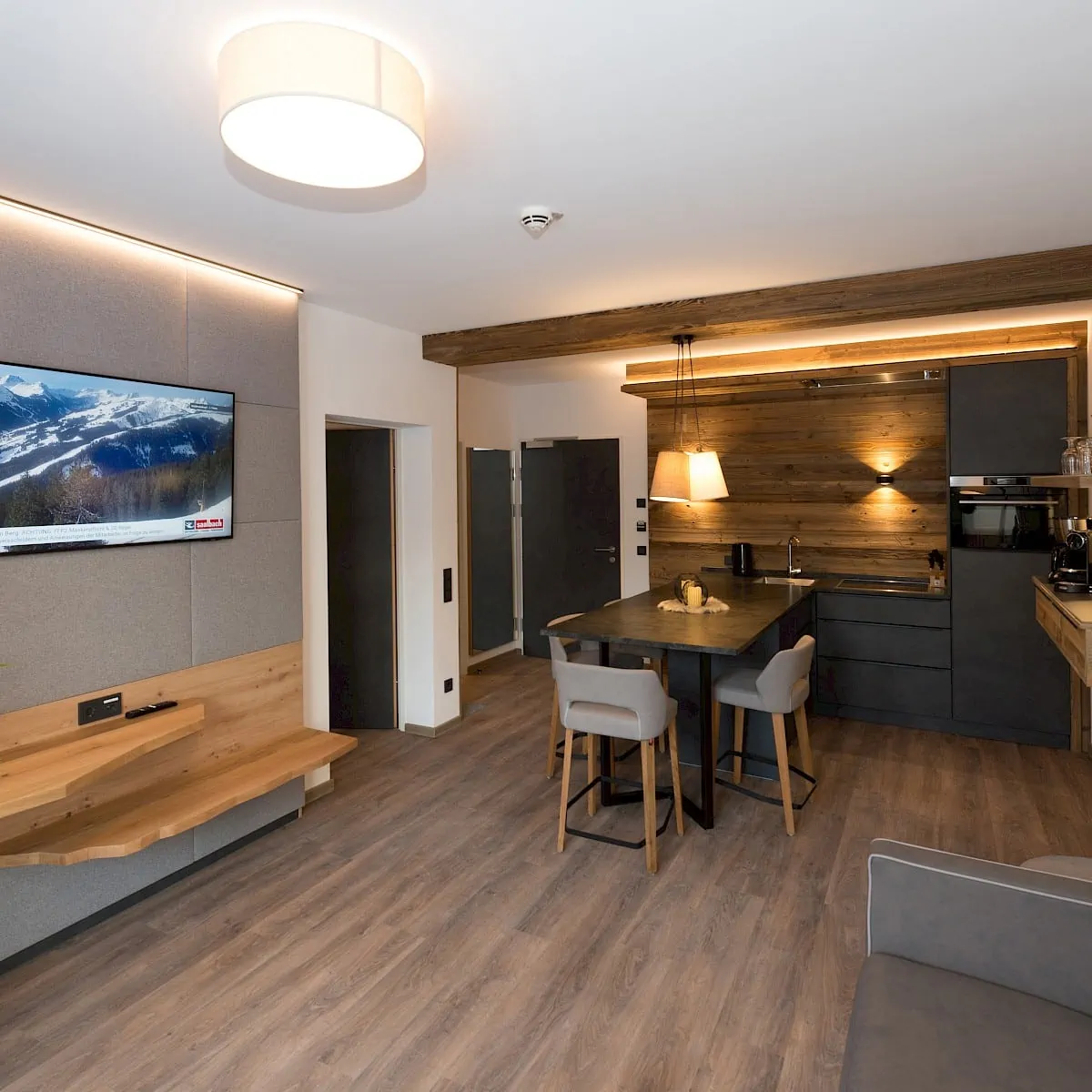 Offener Wohnraum von Zirm 1 | Zirmhof Apartments in Saalbach