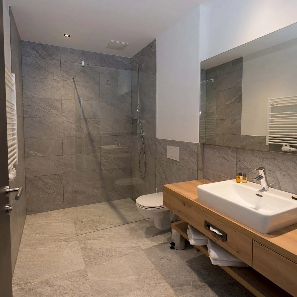 Badezimmer von Zirm 1 | Zirmhof Apartments in Saalbach