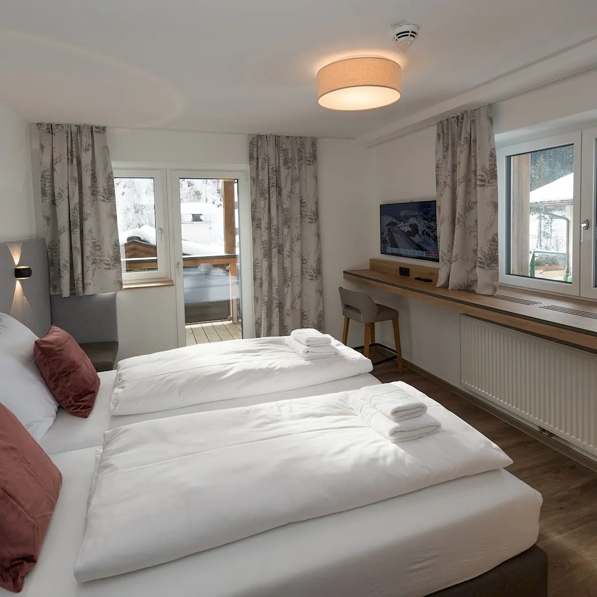 Schlafzimmer Zirm 5 | Zirmhof Apartments in Saalbach