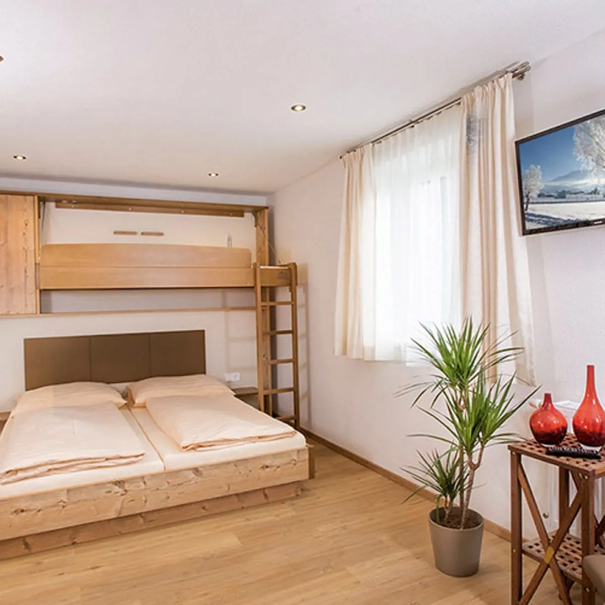 Schlafzimmer | Landhaus Zirmhof Top 1 in Saalbach