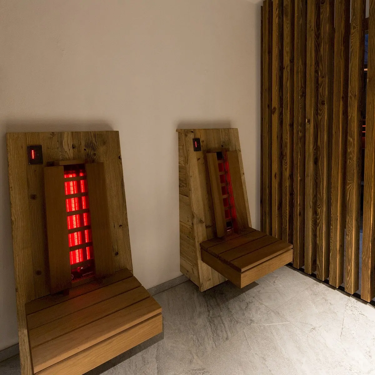 Infrarotstühle im Wellnessbereich | Zirmhof Apartments in Saalbach