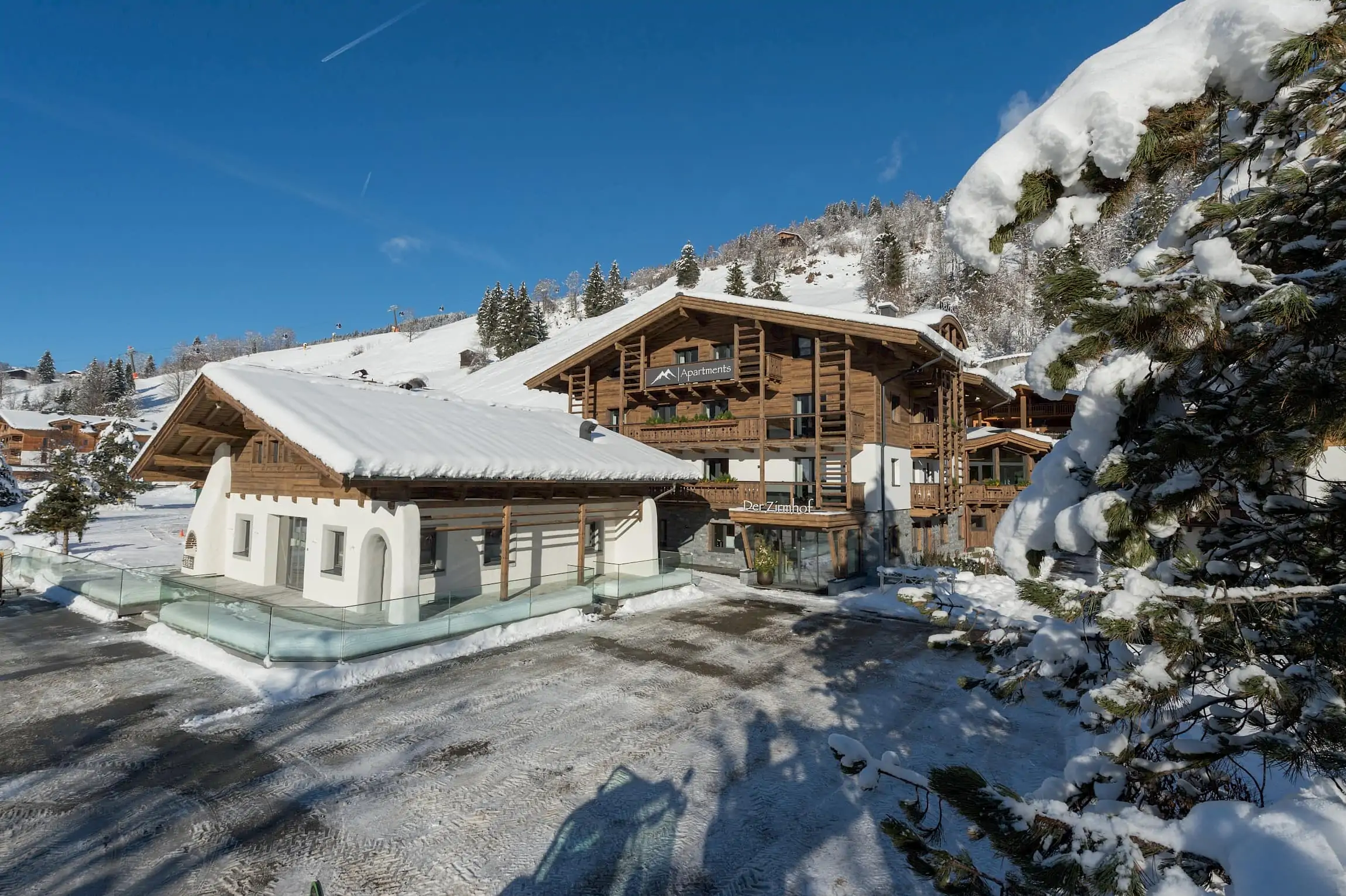 Aussenansicht der Zirmhof in Saalbach im Winter