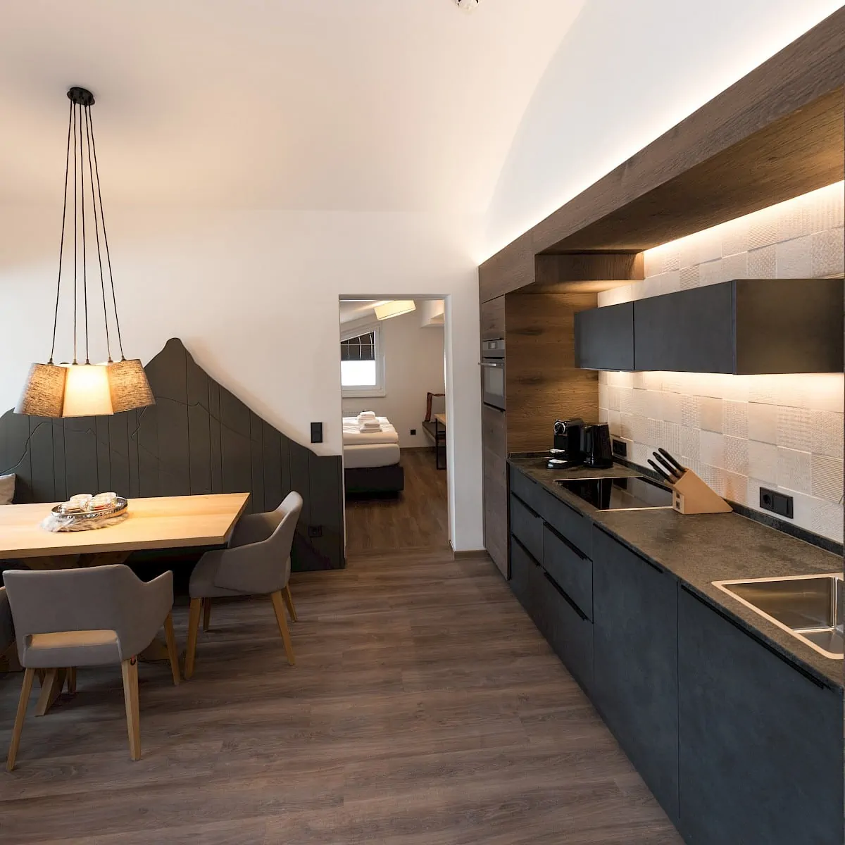 Küche und Essbereich Zirm 14 | Zirmhof Apartments in Saalbach