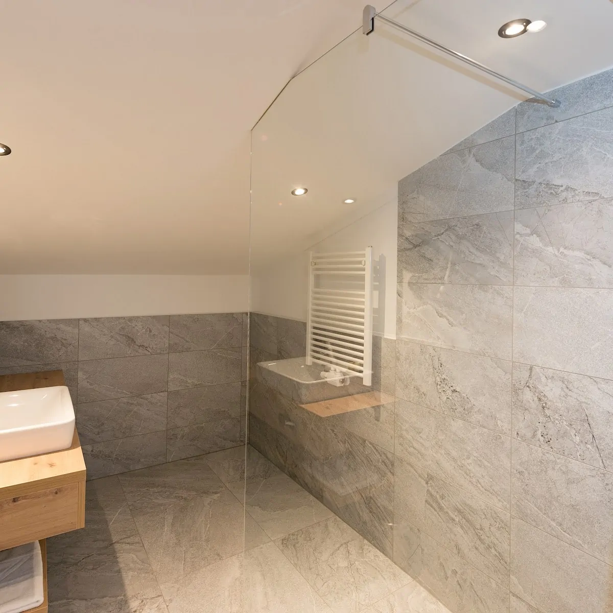 Bathroom Zirm 14 | Zirmhof Apartments in Saalbach