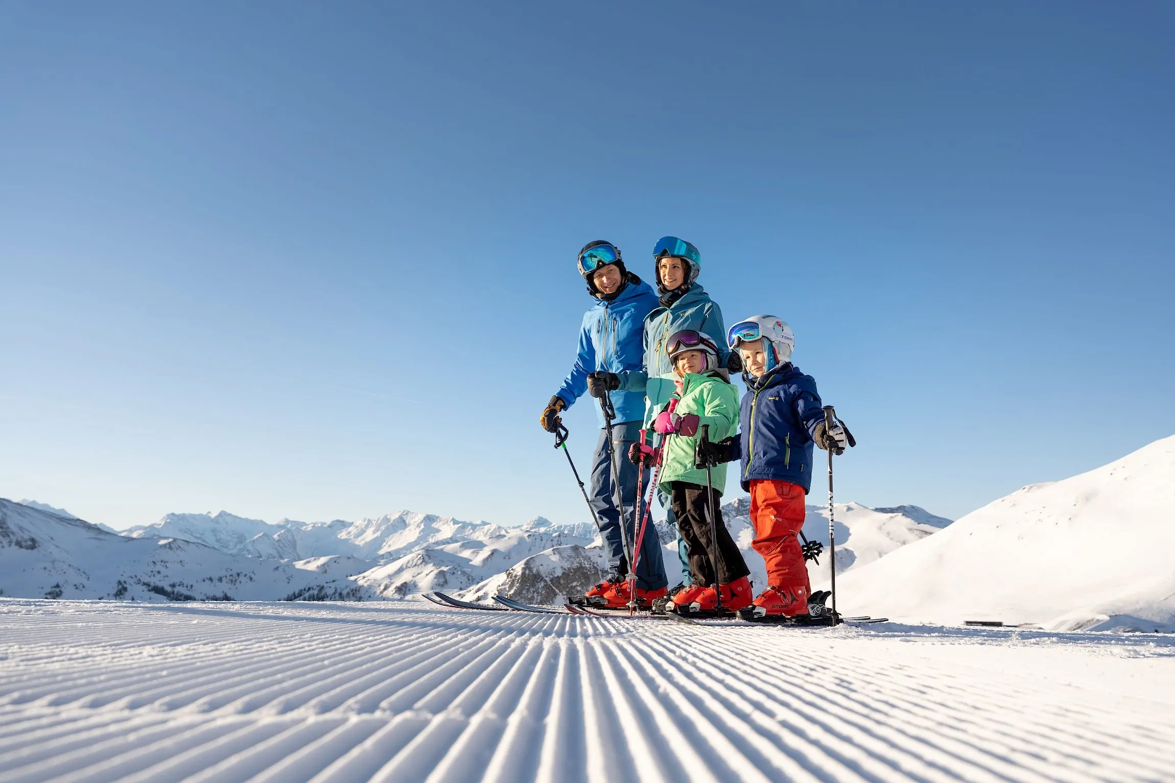 Skiing with the family in Saalbach Hinterglemm | Zirmhof Apartments