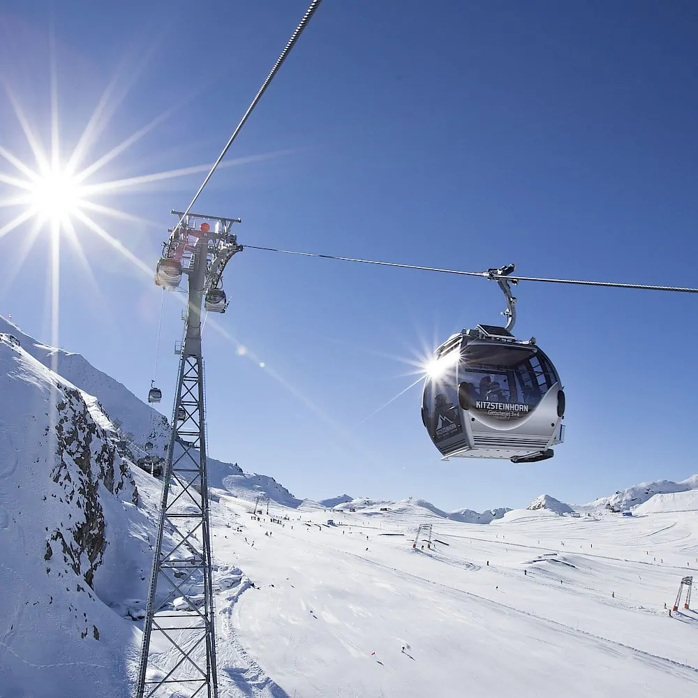 Mit Ski & Board zum Gletscher Kitzsteinhorn | Der Zirmhof Apartments in Saalbach